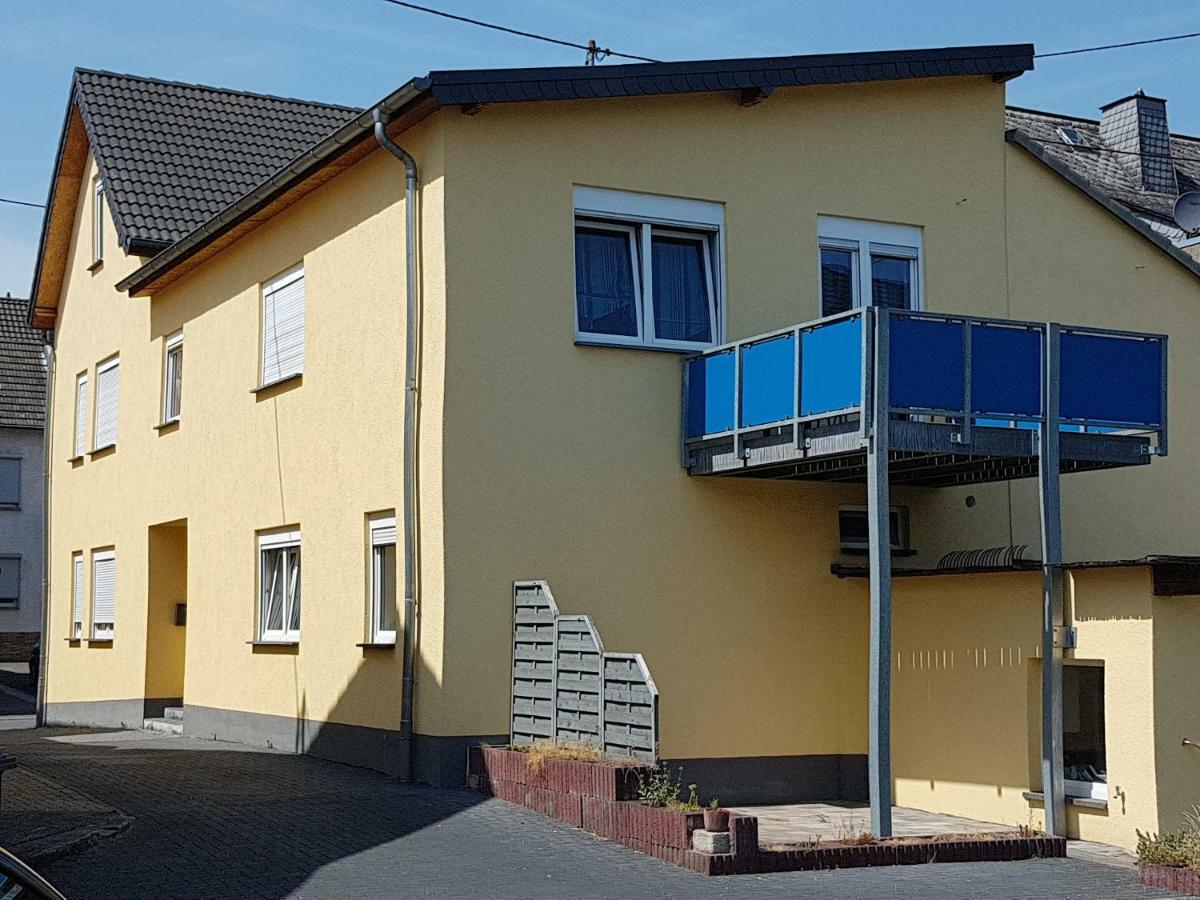 Vulkanpark-Ferienwohnung Karibic Nickenich Buitenkant foto